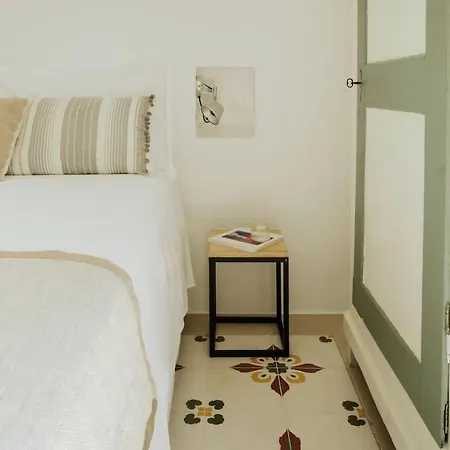 Victoria By Puglia Classics * Ostuni
