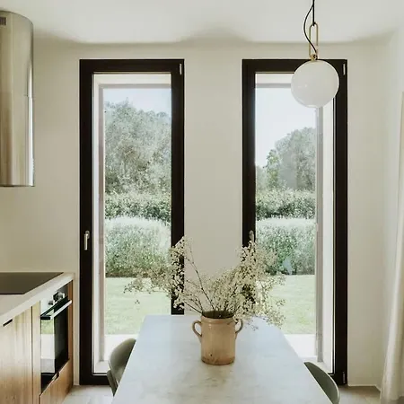 Victoria By Puglia Classics * Ostuni