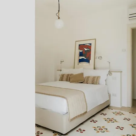 Victoria By Puglia Classics * Ostuni